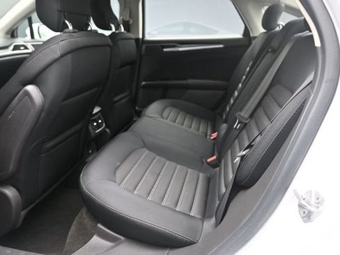 Used 2015 Ford Fusion SE FWD image 20