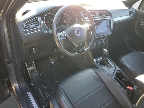 Used 2021 Volkswagen Tiguan SE R-Line image 16