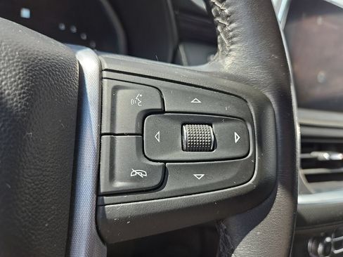 Used 2023 GMC Yukon XL SLT AWD/4WD image 21