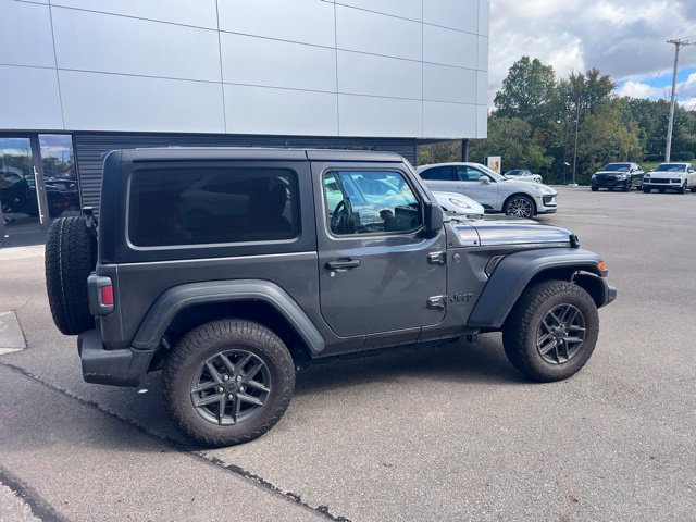Used 2024 Jeep Wrangler Sport AWD/4WD image 3