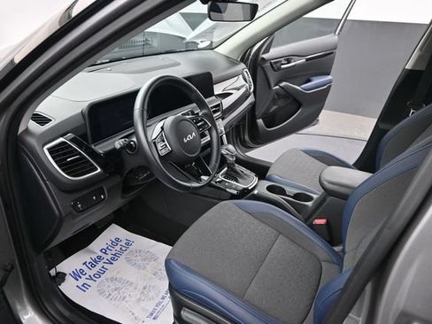 Used 2024 Kia Seltos S AWD/4WD image 9