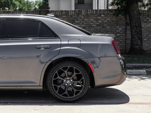 Used 2019 Chrysler 300 S RWD image 22