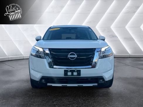 Used 2022 Nissan Pathfinder Platinum w/ Cargo Package image 2