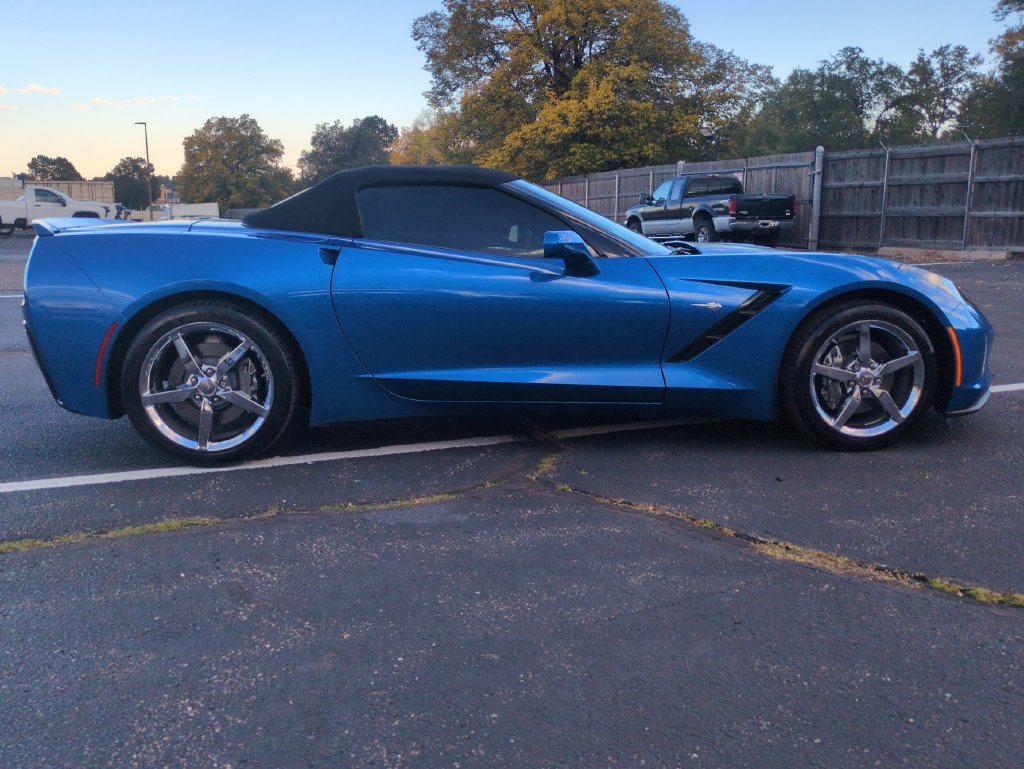 Used 2014 Chevrolet Corvette Stingray Convertible w/ 2LT Preferred Equipment Group RWD image 6