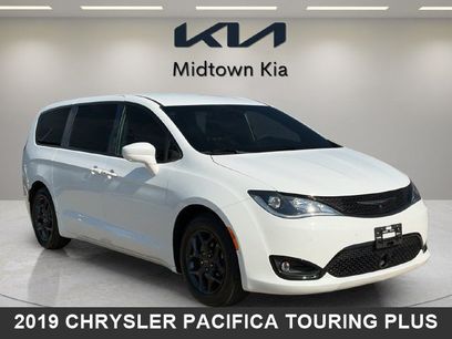 Used 2019 Chrysler Pacifica Touring Plus w/ Advanced Safetytec Group