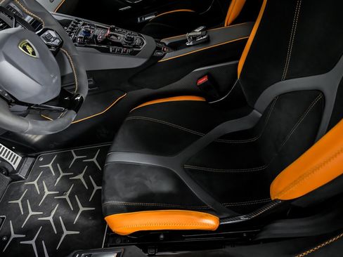 Used 2019 Lamborghini Aventador SVJ image 28
