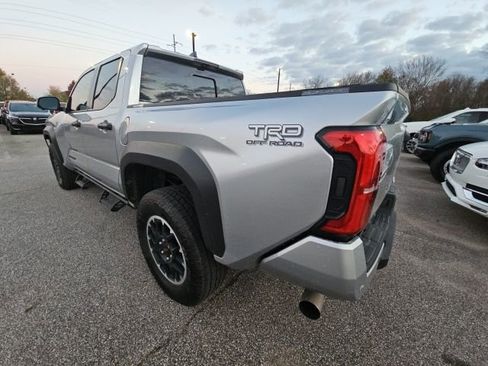 Used 2025 Toyota Tacoma TRD Off-Road image 35