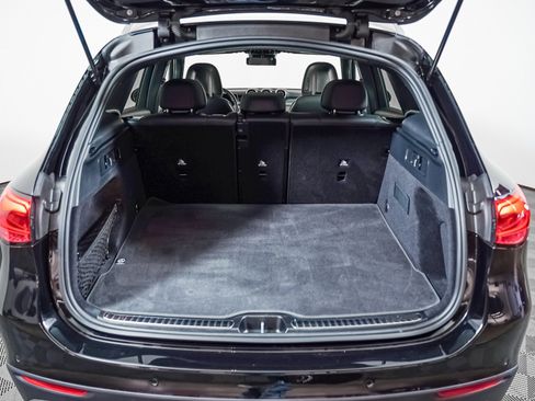 Certified 2025 Mercedes-Benz GLC 300 image 5