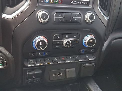 Certified 2022 GMC Sierra 2500 AT4 w/ AT4 Premium Plus Package AWD/4WD image 18