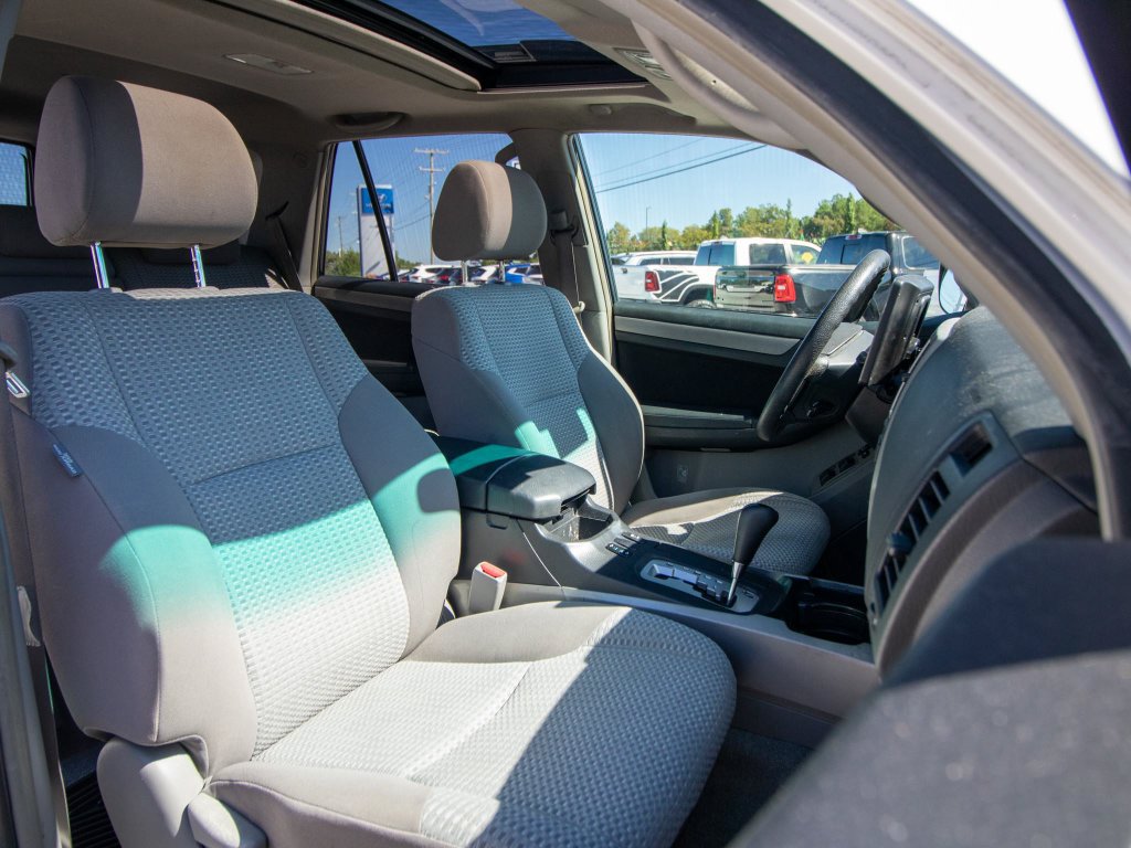 Used 2008 Toyota 4Runner SR5 AWD/4WD image 24