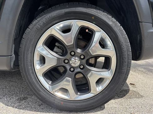 Used 2018 Jeep Compass Limited w/ Navigation Group AWD/4WD image 39