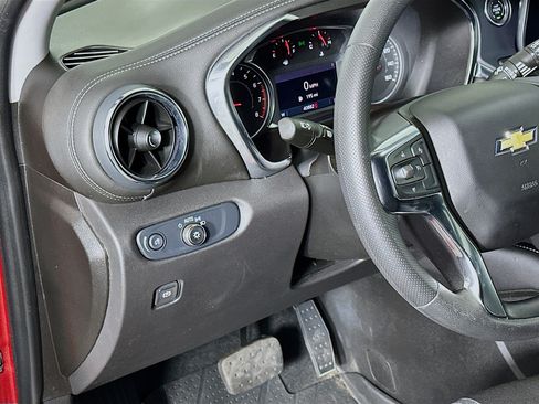 Used 2024 Chevrolet Blazer LT w/ Convenience Package FWD image 17
