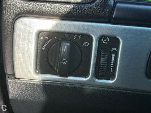 Used 2003 Ford Thunderbird Deluxe image 24