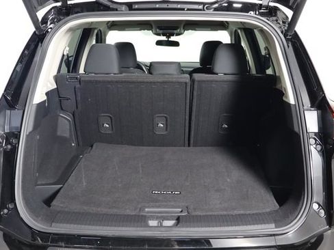 Used 2026 Nissan Rogue SV FWD image 18