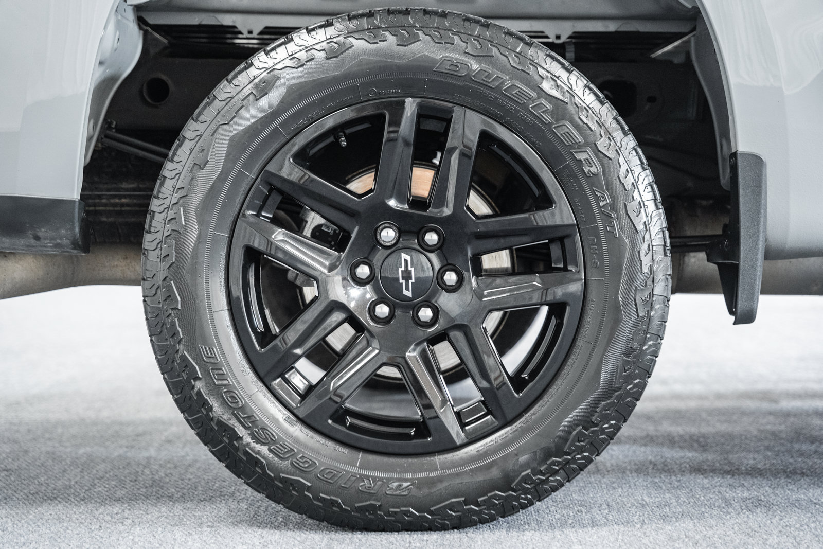 Used 2024 Chevrolet Silverado 1500 Custom w/ Turbomax Blackout Package AWD/4WD image 19