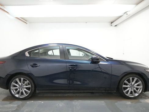 Used 2021 MAZDA MAZDA3 s image 9