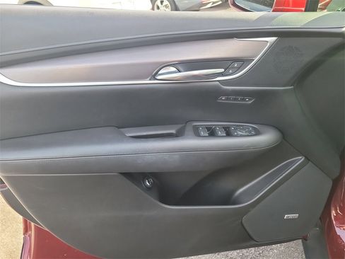 Used 2017 Cadillac XT5 Luxury w/ Driver Awareness Package image 14