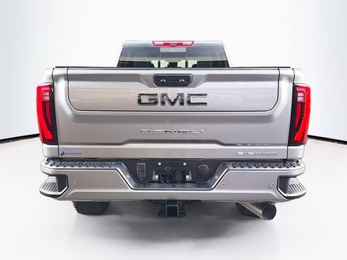 Used 2024 GMC Sierra 2500 Denali Ultimate AWD/4WD image 10
