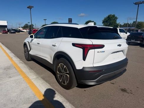 Used 2024 Chevrolet Blazer EV LT AWD/4WD image 10