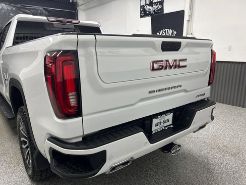 Used 2020 GMC Sierra 1500 AT4 w/ Technology Package AWD/4WD image 5