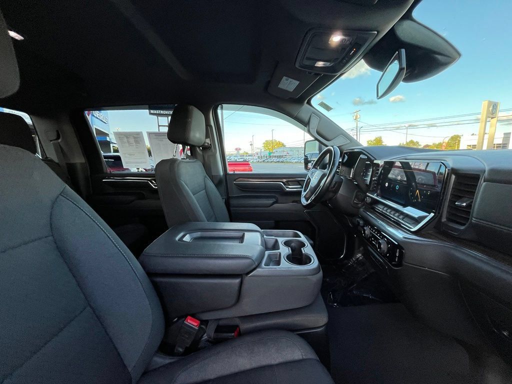Used 2024 Chevrolet Silverado 3500 LT w/ Convenience Package AWD/4WD image 14