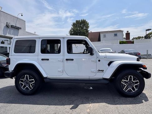 New 2026 Jeep Wrangler Unlimited Sahara w/ Safety Group AWD/4WD image 8