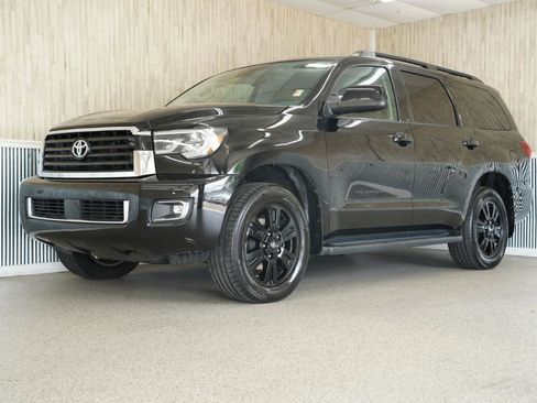 Used 2019 Toyota Sequoia TRD Sport w/ TRD Sport Premium Package RWD image 4