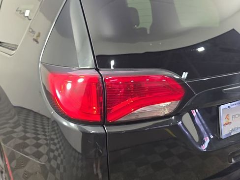 Used 2018 Chrysler Pacifica Touring-L Plus w/ Advanced Safetytec Group FWD image 38