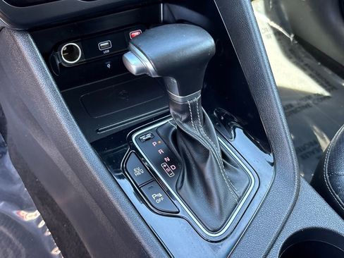 Used 2022 Kia Niro EX Premium image 23