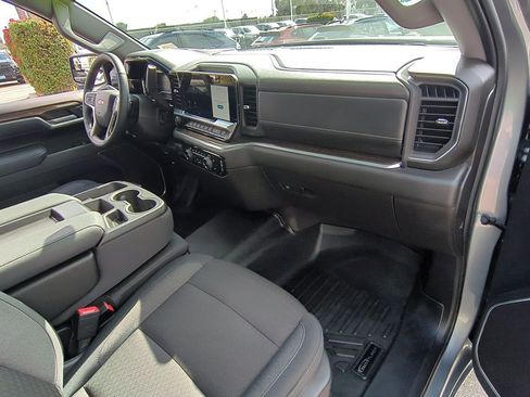 Used 2025 Chevrolet Silverado 1500 LT AWD/4WD image 28