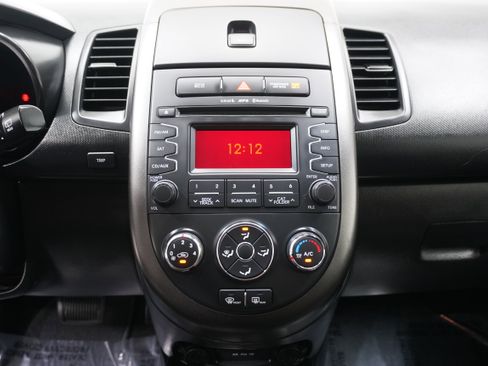 Used 2013 Kia Soul + image 14