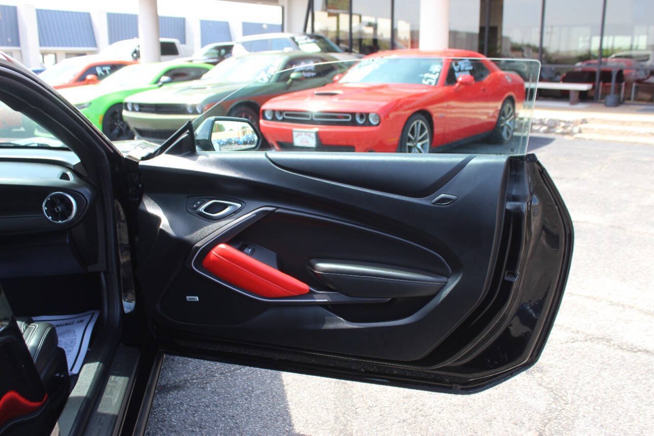 Used 2020 Chevrolet Camaro LT w/ Redline Edition RWD image 11