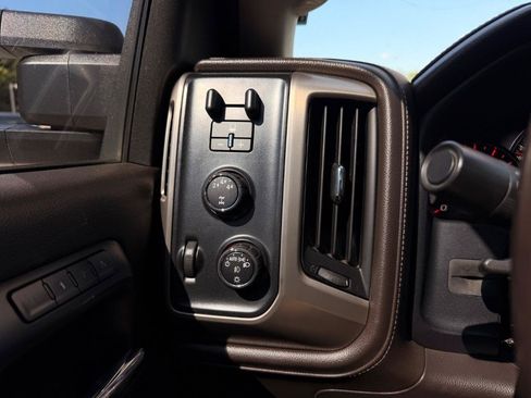 Used 2015 GMC Sierra 2500 Denali w/ Duramax Plus Package AWD/4WD image 10