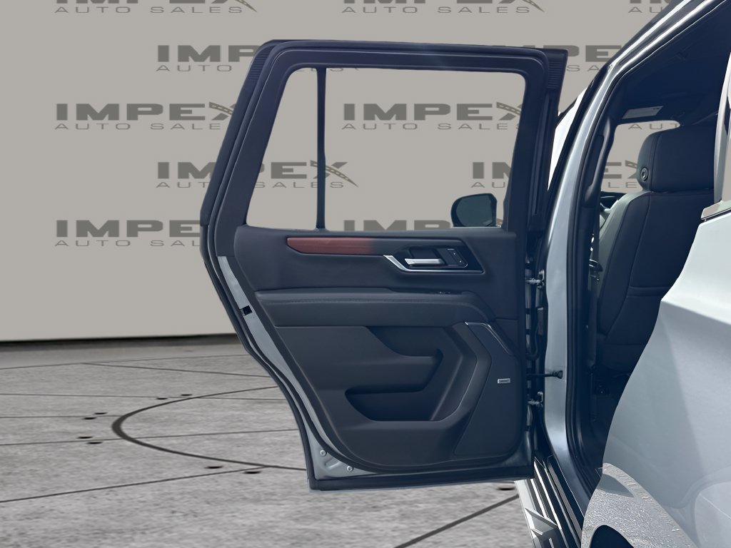 Used 2025 GMC Yukon Denali RWD image 29