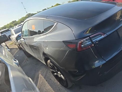 Used 2024 Tesla Model Y Long Range AWD/4WD image 3