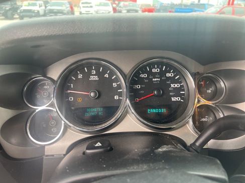 Used 2007 Chevrolet Silverado 1500 LT w/ Towing Package image 3