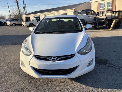 Used 2013 Hyundai Elantra GLS w/ Preferred Pkg image 4