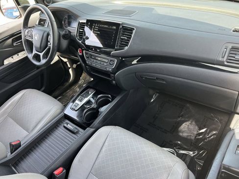Certified 2019 Honda Passport Touring image 12