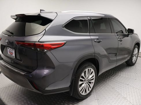 Used 2023 Toyota Highlander Platinum AWD/4WD image 8