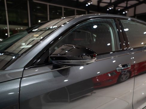 Used 2023 Audi S8 w/ S8 Comfort Plus Package image 8