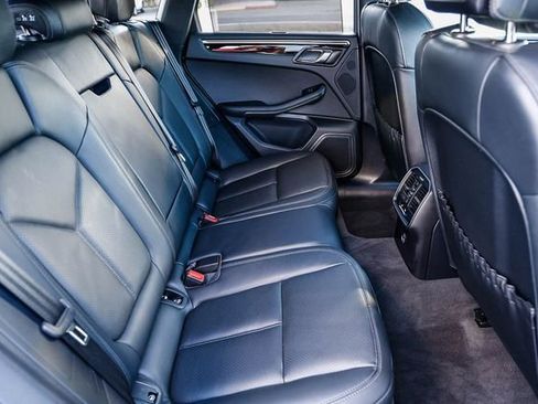 Used 2023 Porsche Macan image 18
