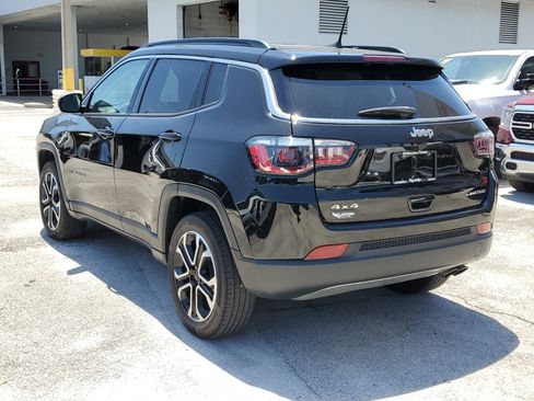 Used 2022 Jeep Compass Limited image 4