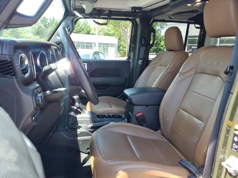 Used 2023 Jeep Wrangler Unlimited Sahara w/ Cold Weather Group AWD/4WD image 21