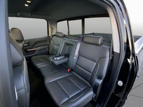 Used 2018 GMC Sierra 1500 SLT AWD/4WD image 19
