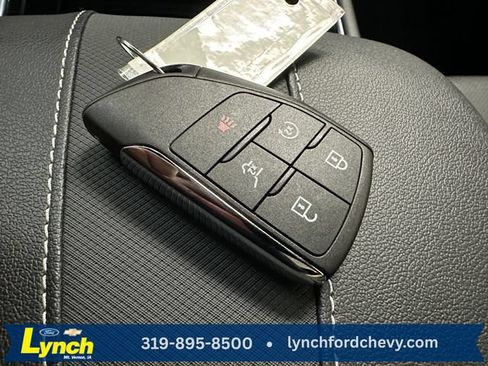 Used 2025 Chevrolet Traverse Z71 w/ Enhanced Driving Package AWD/4WD image 19