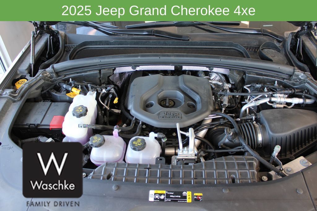 New 2025 Jeep Grand Cherokee Limited 4xe w/ Trailer Tow Package AWD/4WD image 10