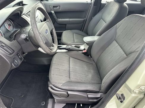 Used 2011 Ford Focus SE image 19