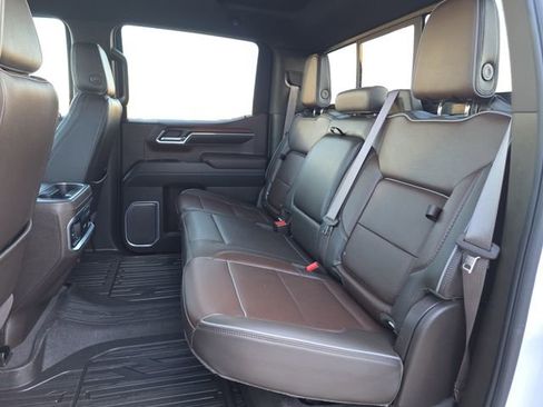 Used 2025 GMC Sierra 1500 Denali w/ Technology Package AWD/4WD image 16