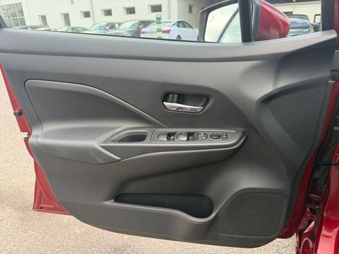 Used 2025 Nissan Versa SV FWD image 18