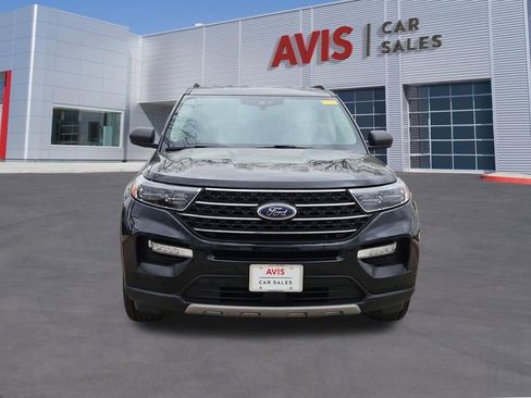 Used 2024 Ford Explorer XLT w/ Equipment Group 202A image 10